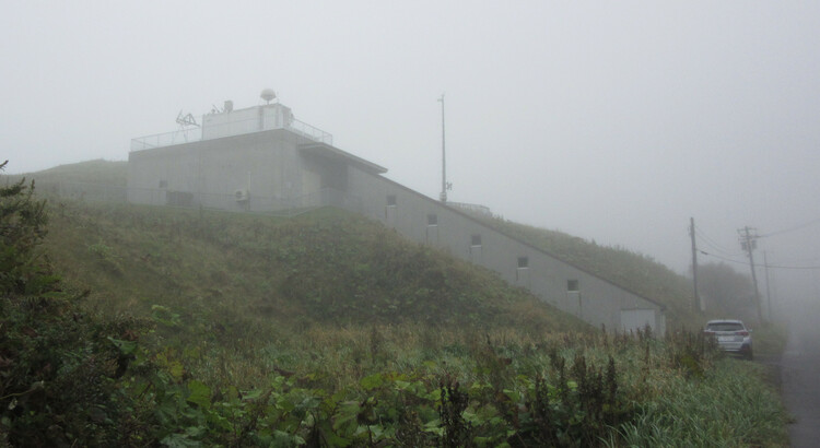 Kushiro radiosonde autolauncher building